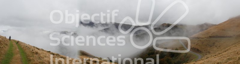 Keywords: panorama,brume,montagne