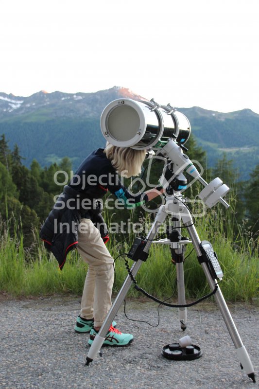 Keywords: femme,telescope,paysages
