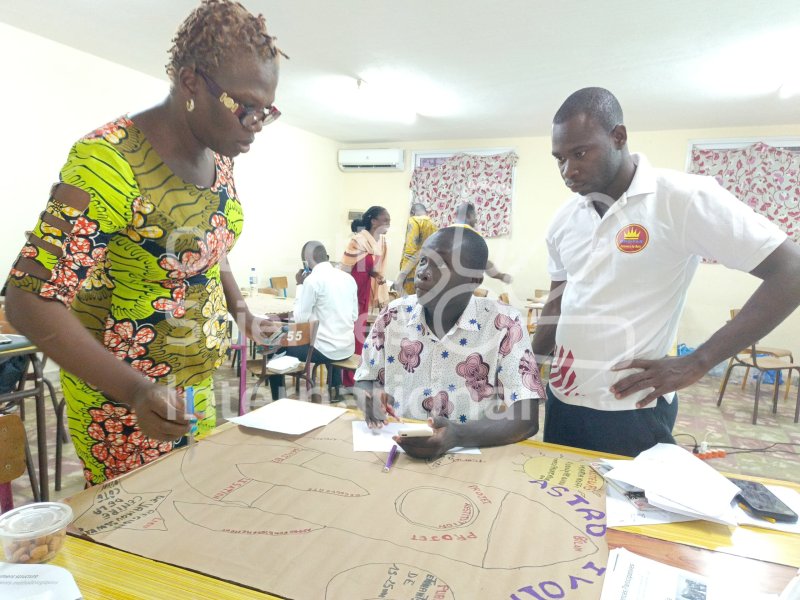 Keywords: Côte d'Ivoire, Ivoiry, Afrique, Africa, Formation, ST1, Step 1, Step One, Formation st1, Pédagogie de projet, Formation pédagogique, Groupe local, Groupe