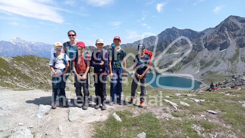 Keywords: groupe enfant montagne lac