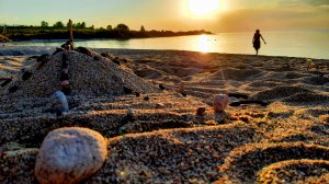 Issik-Kul_SandCastle.jpg