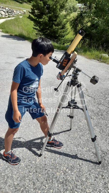 Zhifei observe assiduement
Keywords: astronomie,télescope,coronographie,mise en station,photométrie,transit,vie d&#039;une étoile