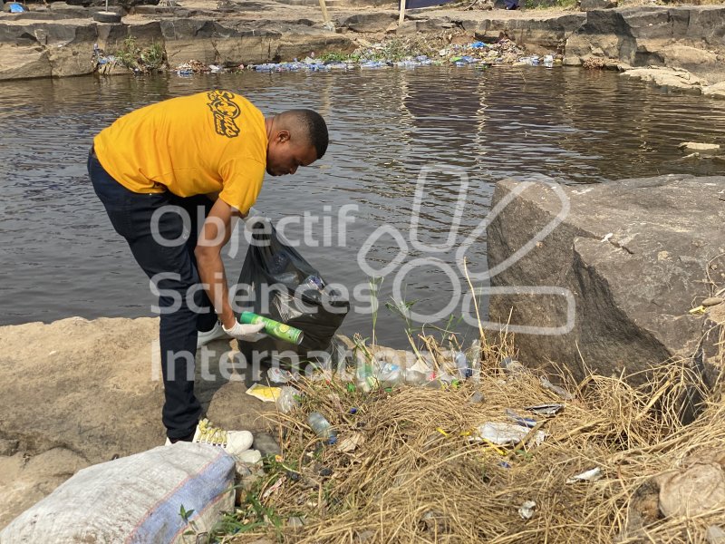Keywords: Chimie,waterwatch,scolaire,groupe,congo,rdc,Kinshasa,fleuve,écologie,déchets