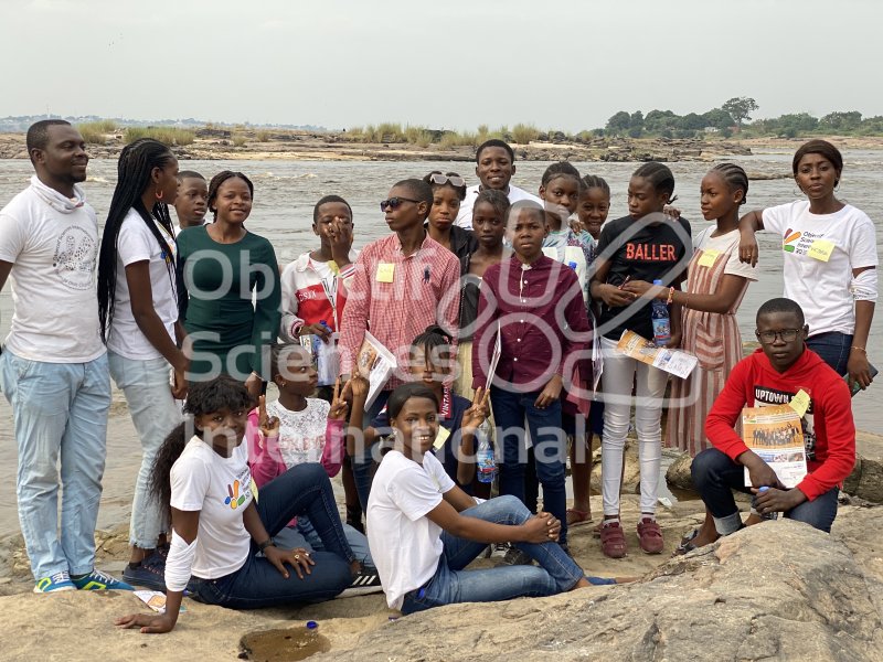 Keywords: Chimie,waterwatch,scolaire,groupe,congo,rdc,Kinshasa,fleuve,écologie,déchets,group,enfants