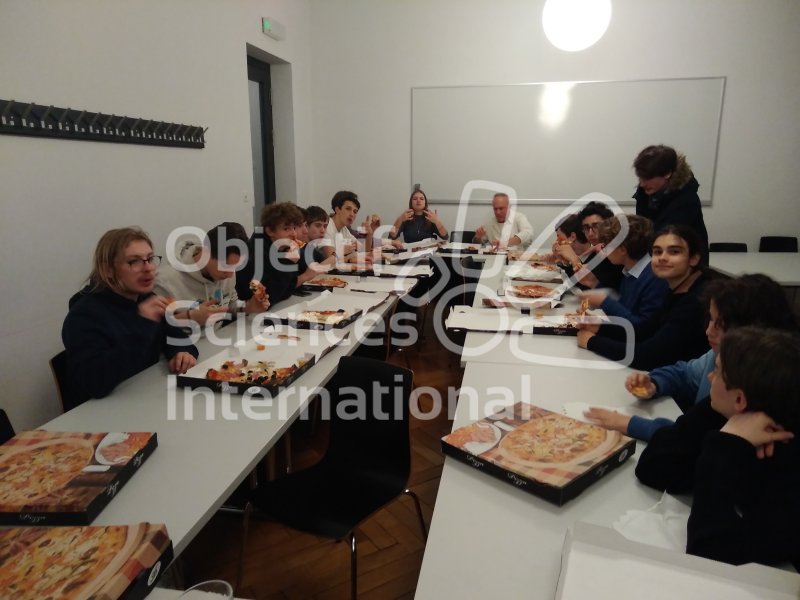 Soirée pizza des jeunes participants
