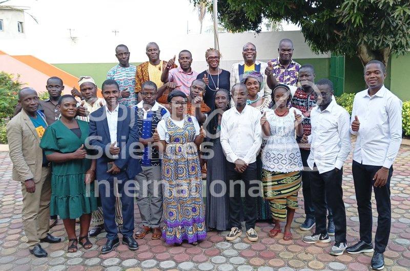 PHOTO DE FAMILLE DES PARTICIPANTS A LA ST1-CI
PHOTO DU GROUPE
Keywords: Formation ST1-CI - Grand Bassam,Photos des activités des quatres journées,Photos des quatres sous-groupes